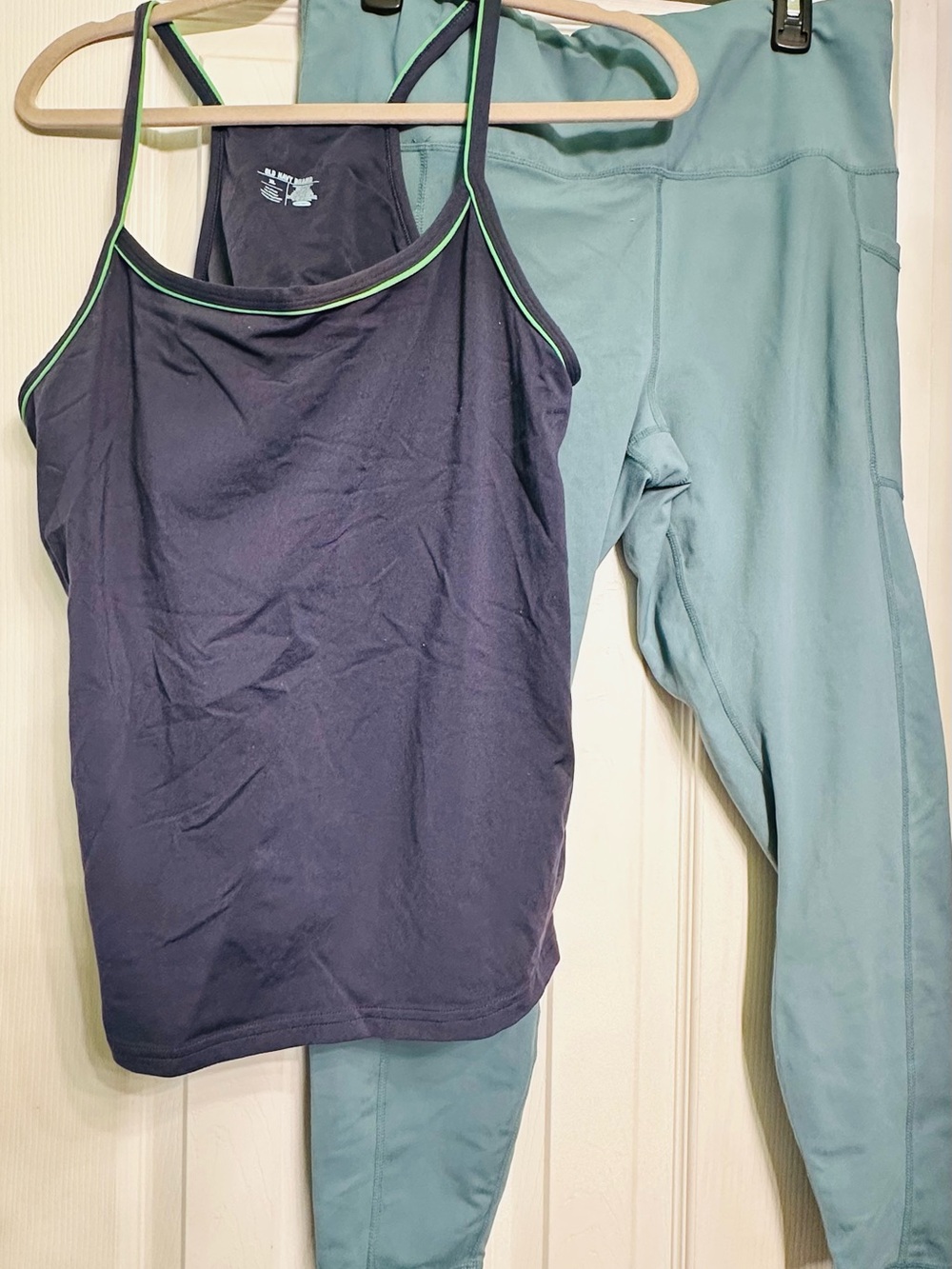 Yogalicious Pale Mint Logo leggings with Old Navy top